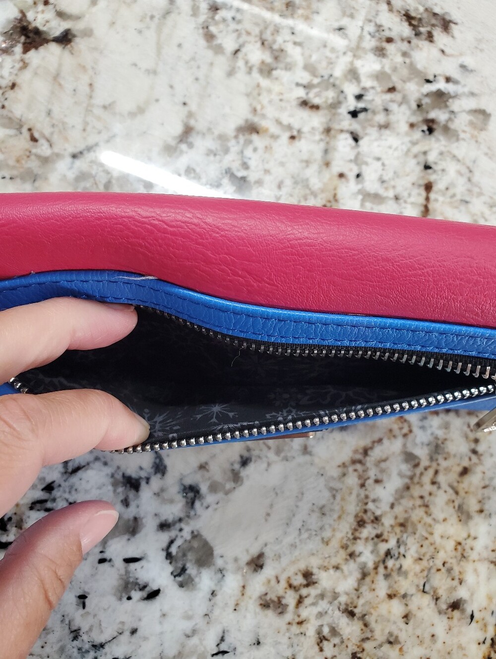 Frozen Loungefly Wallet - Picture 4 of 7